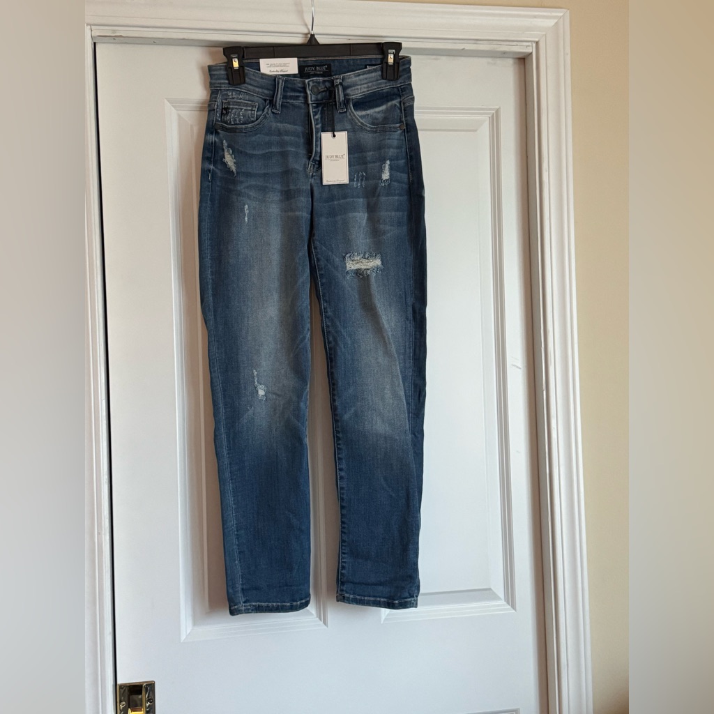 New Judy Blue Size 1 Medium Slightly Distressed Boyfriend Fit Jeans Jb8275md